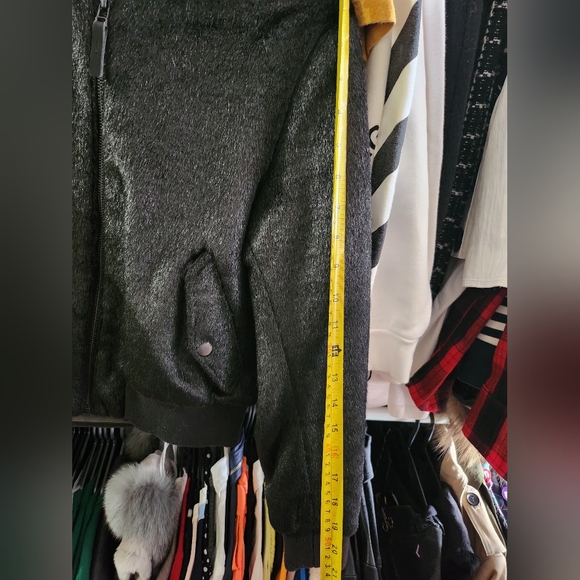 Sold!Uniqlo black fur bomber jacket - Picture 5 of 6